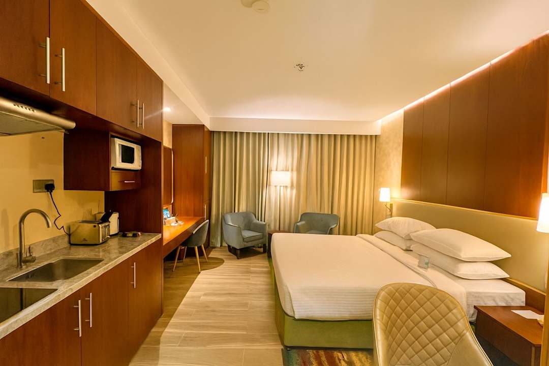 Zimmer City Seasons Suites