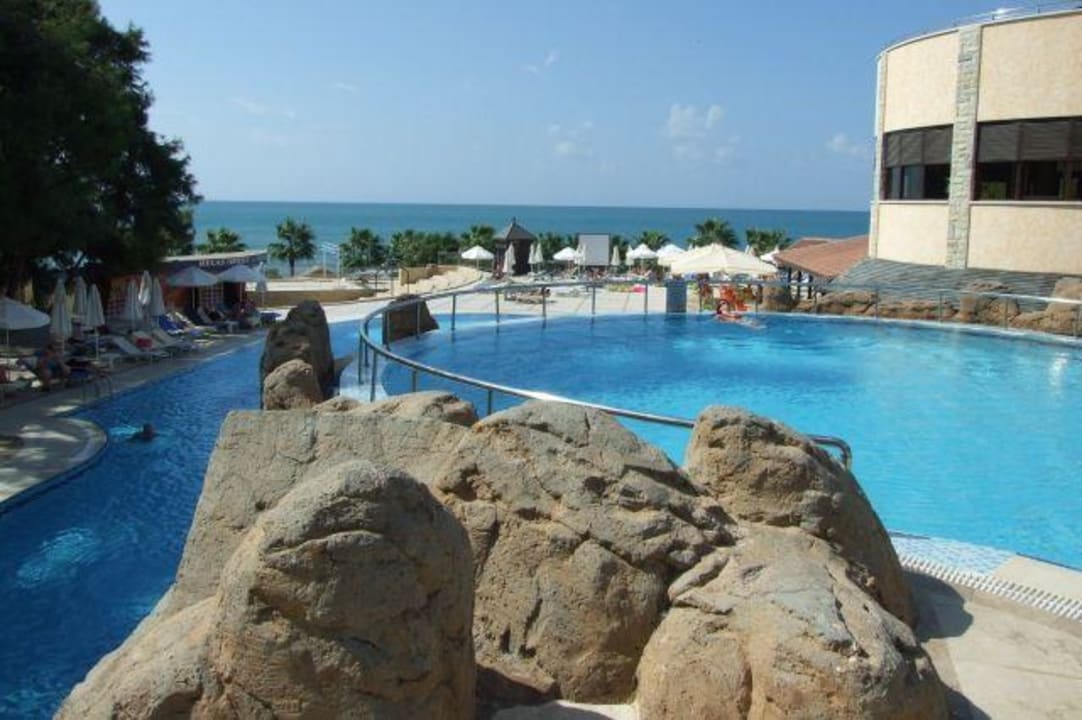 Basen Melas Holiday Village