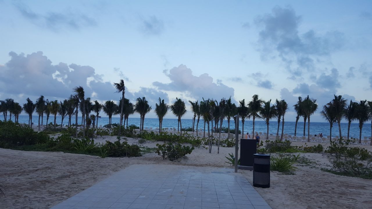 Übergang zum Strand Hotel Riu Dunamar