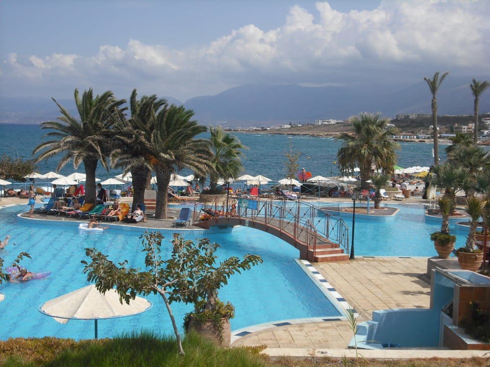 Baseny pzry plaży Hotel Iro