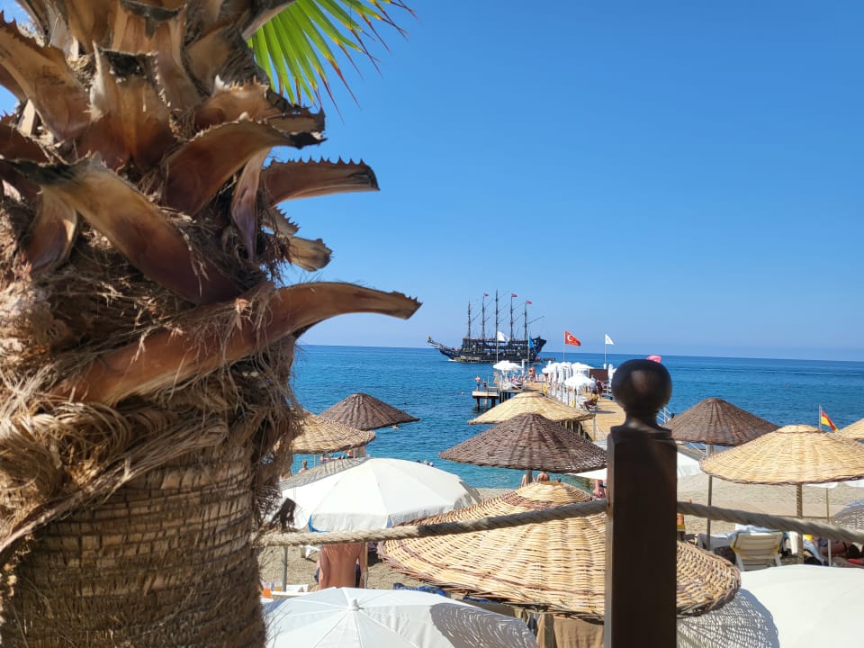 Strand Club Dizalya