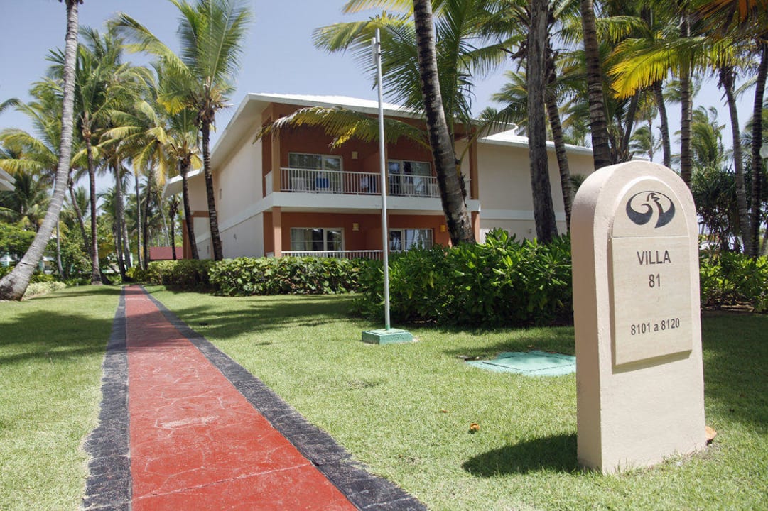 Weg zur Villa 81 Hotel Grand Palladium Palace Resort, Spa & Casino