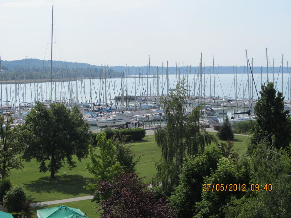 Blick auf den Yachthafen Hotel Marina Port