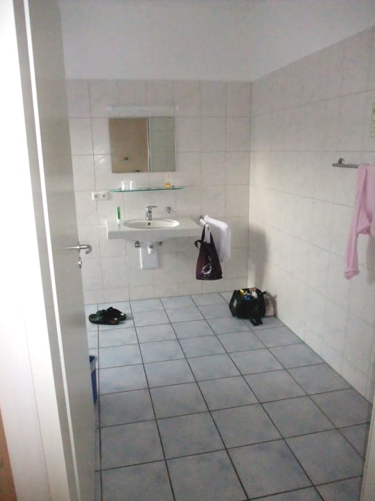 Breite Tür zum Bad Gasthof Stocker