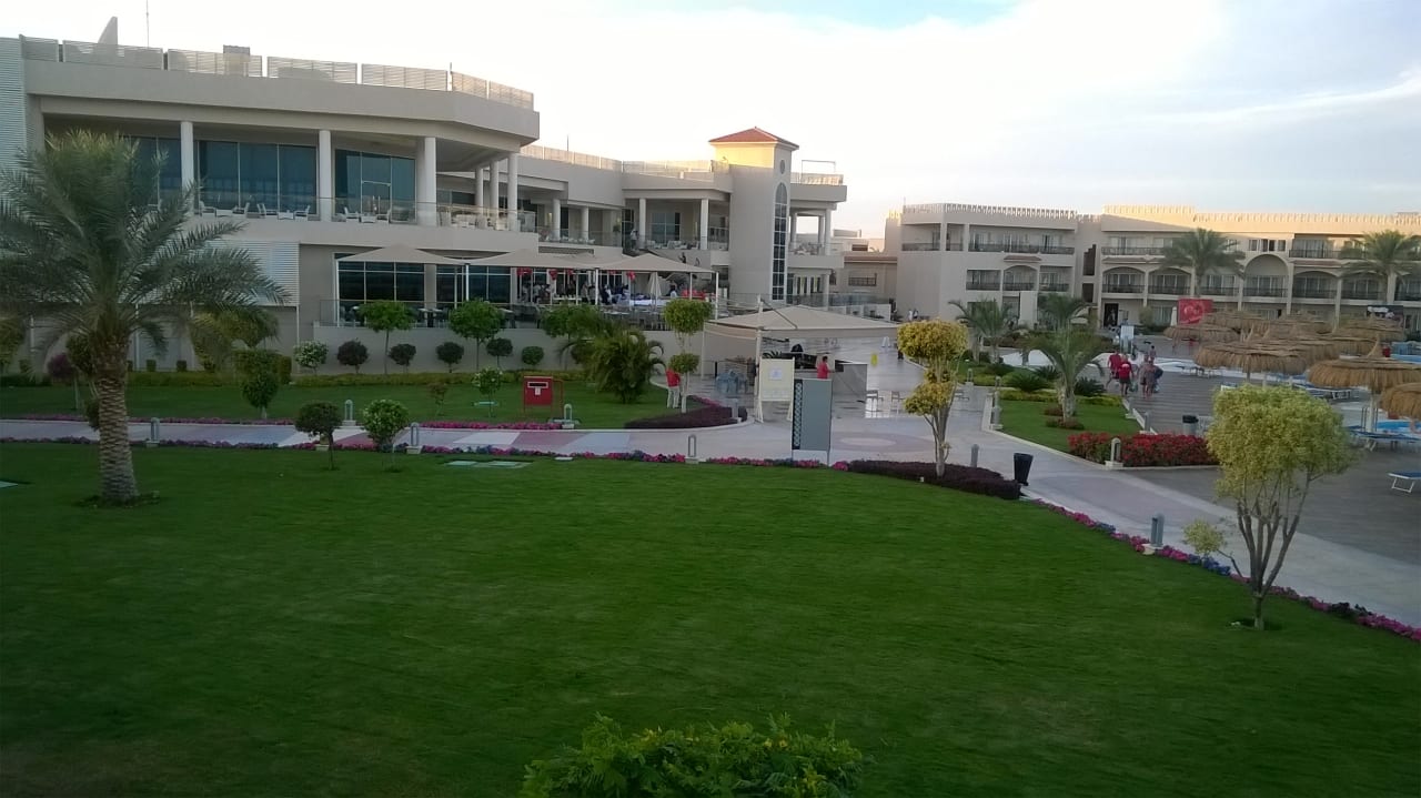 Außenansicht Pickalbatros Royal Moderna Resort-Sharm El Sheikh