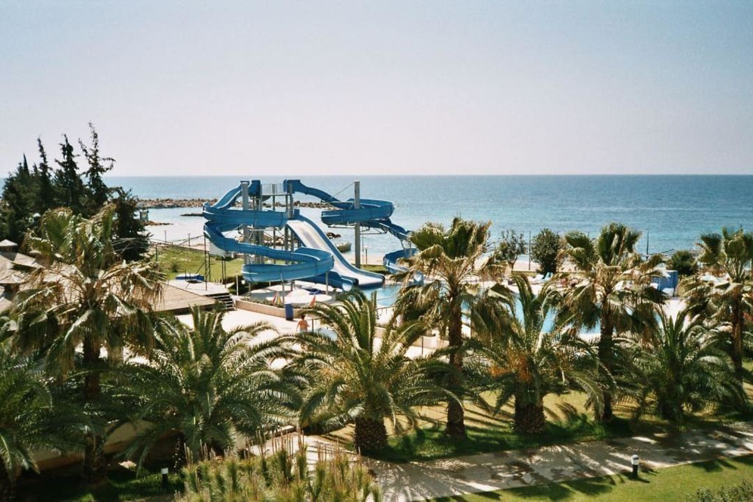 Blick auf den Pool und Strand Özkaymak Incekum Hotel
