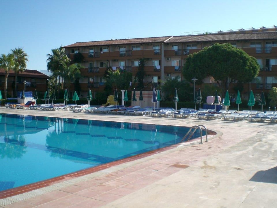 Hauptpool Club Turtas Beach Hotel