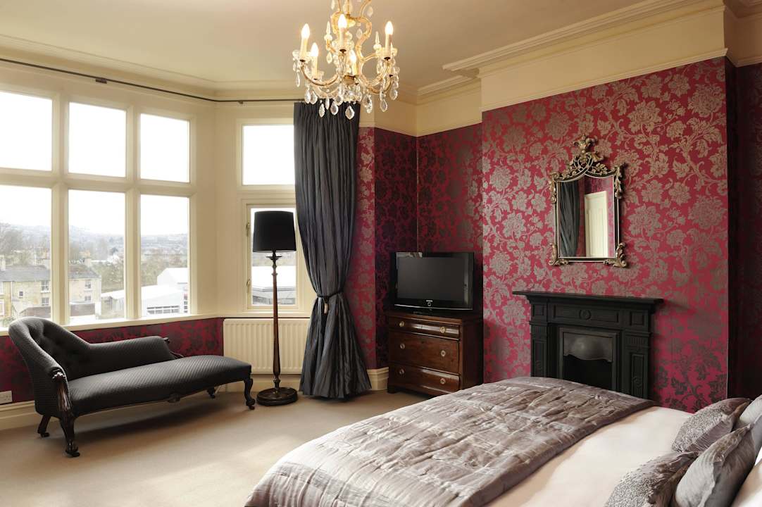 Superior  Bedroom  Brooks Guesthouse