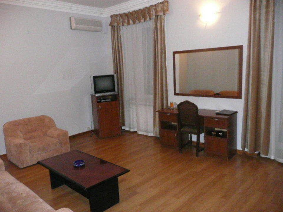 Wohnraum Old Metheki Hotel