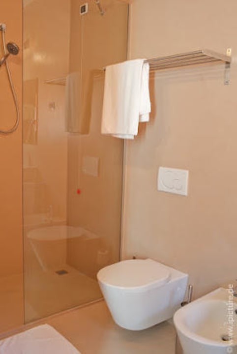 Camera 5 bagno Remat Hotel