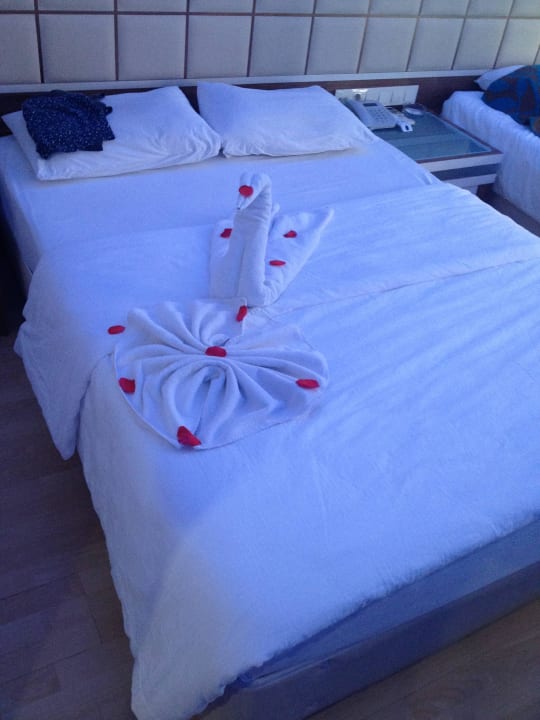 Deko auf dem Bett Hotel Grand Zaman Beach