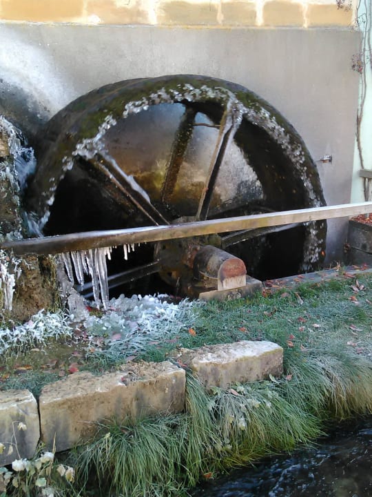 Mühlrad am Tiefenthalbach Landferienhotel Augustin