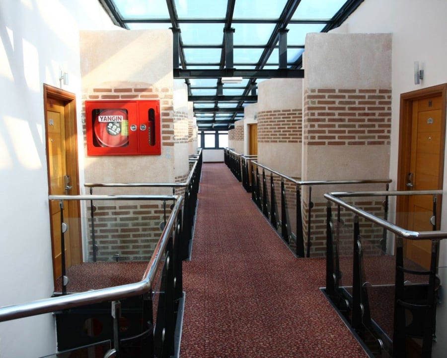 Luftiger Gang 7. Stock Limak Limra Hotel & Resort