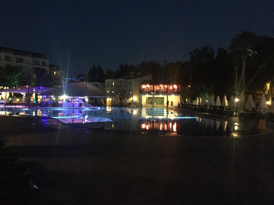 Pool Arum Barut Collection