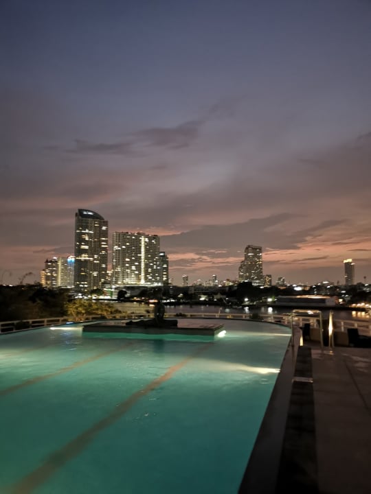 Pool Chatrium Hotel Riverside Bangkok