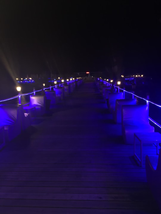 Steg in der Nacht Hotel Delphin Imperial