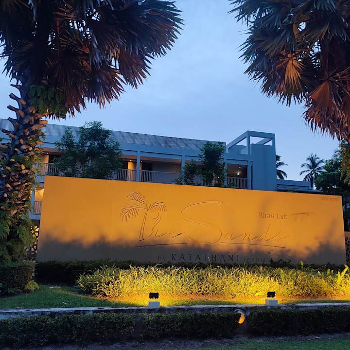 Außenansicht The Sands Khao Lak by Katathani