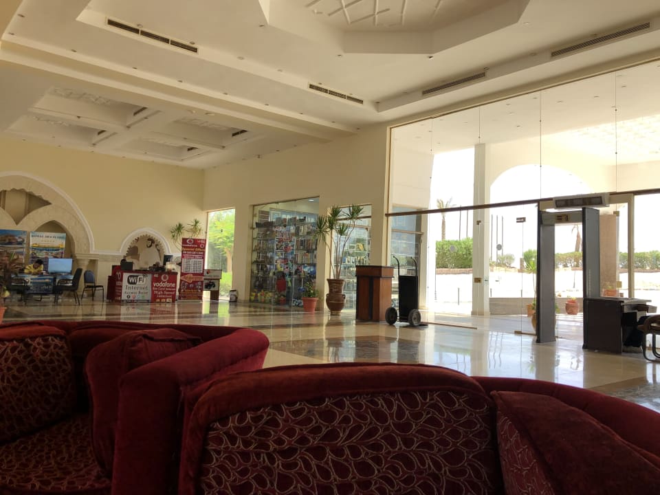 Lobby Pensée Royal Garden Beach Resort