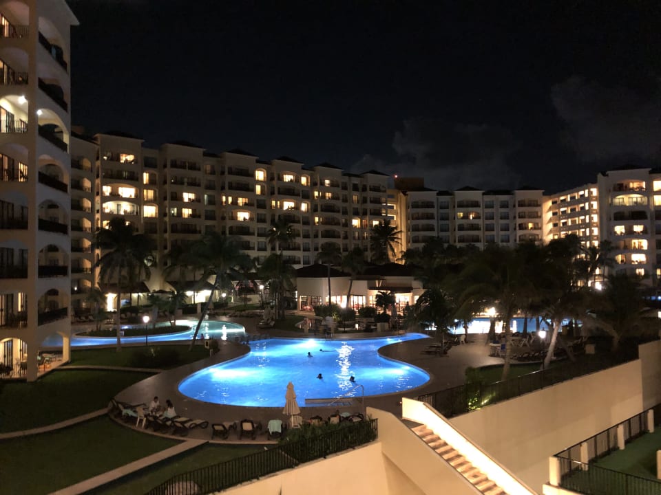 Pool Hilton Cancun Mar Caribe All-Inclusive Resort