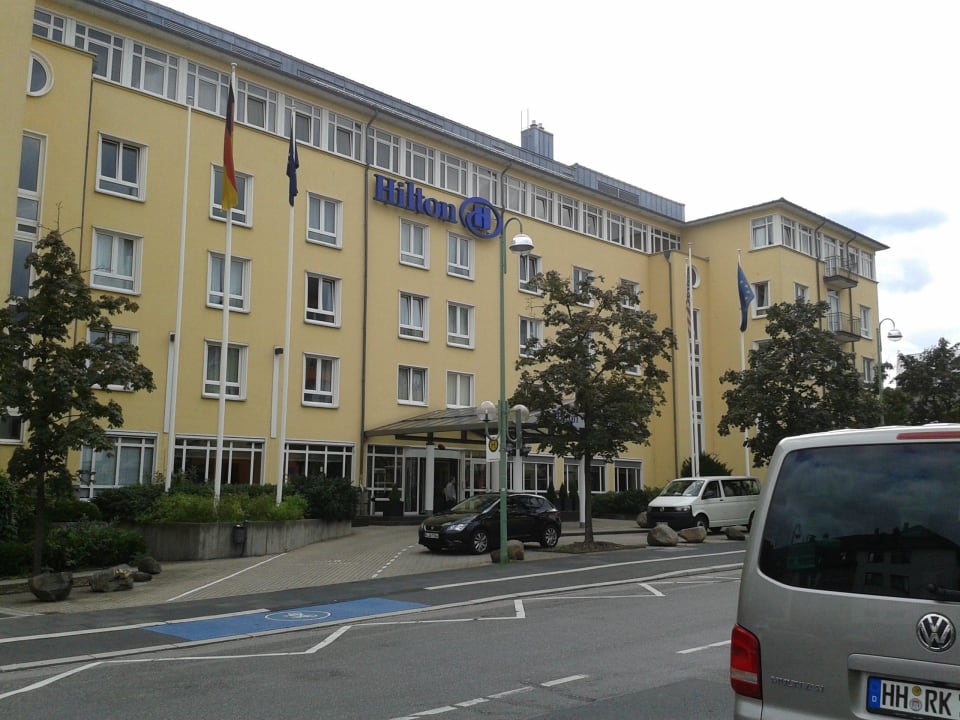Vorderansicht Dorint Hotel Bonn