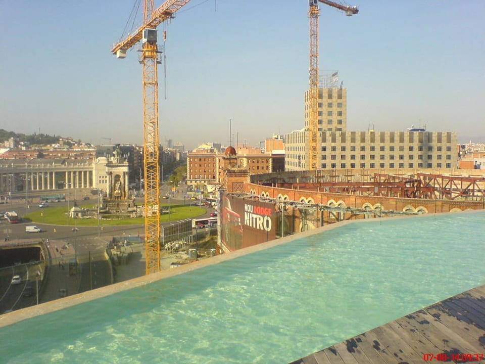 Pool B - Hotel