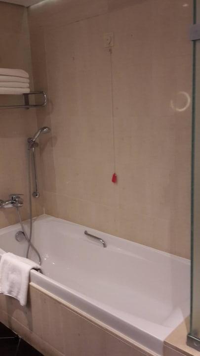 Bad Zimmer 723 Hotel The Cliff Bay (PortoBay)