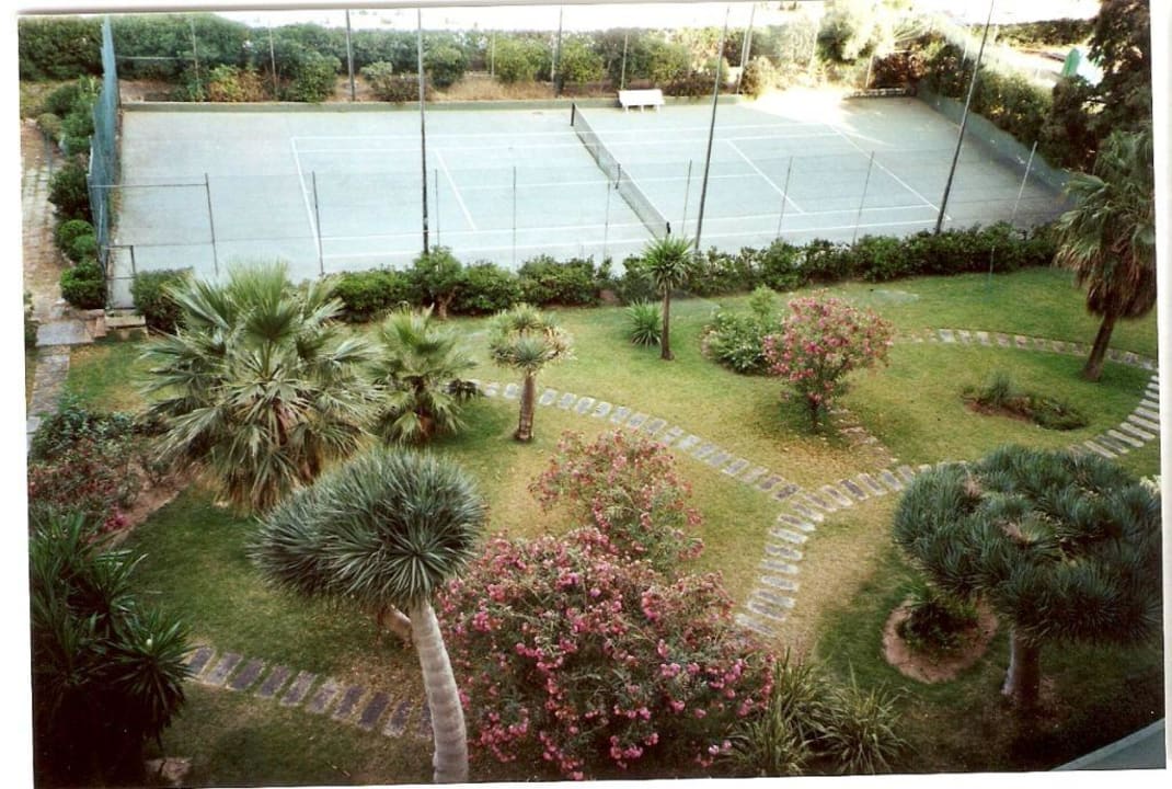 Garten-und Tennisanlage des Hotels Beverly Playa Hotel Vibra Beverly Playa