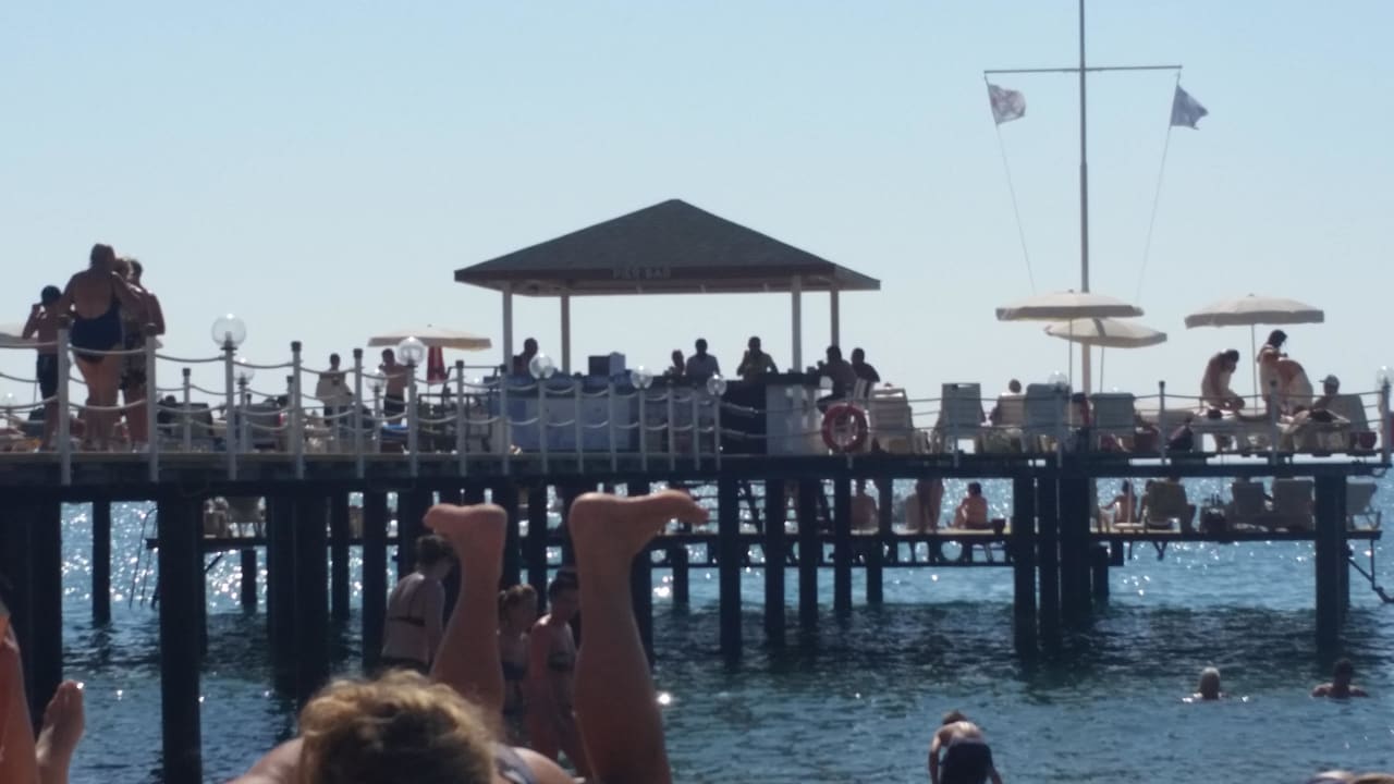 Strandbar Wyndham Garden Lara