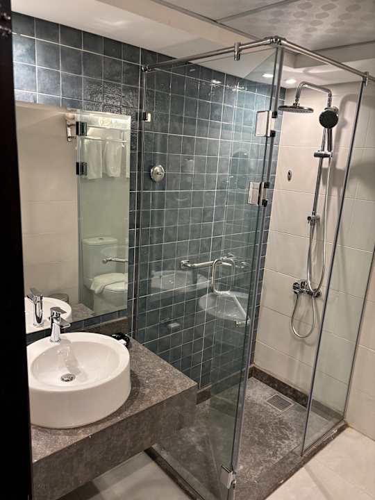 Zimmer Lotus Bay Beach Resort