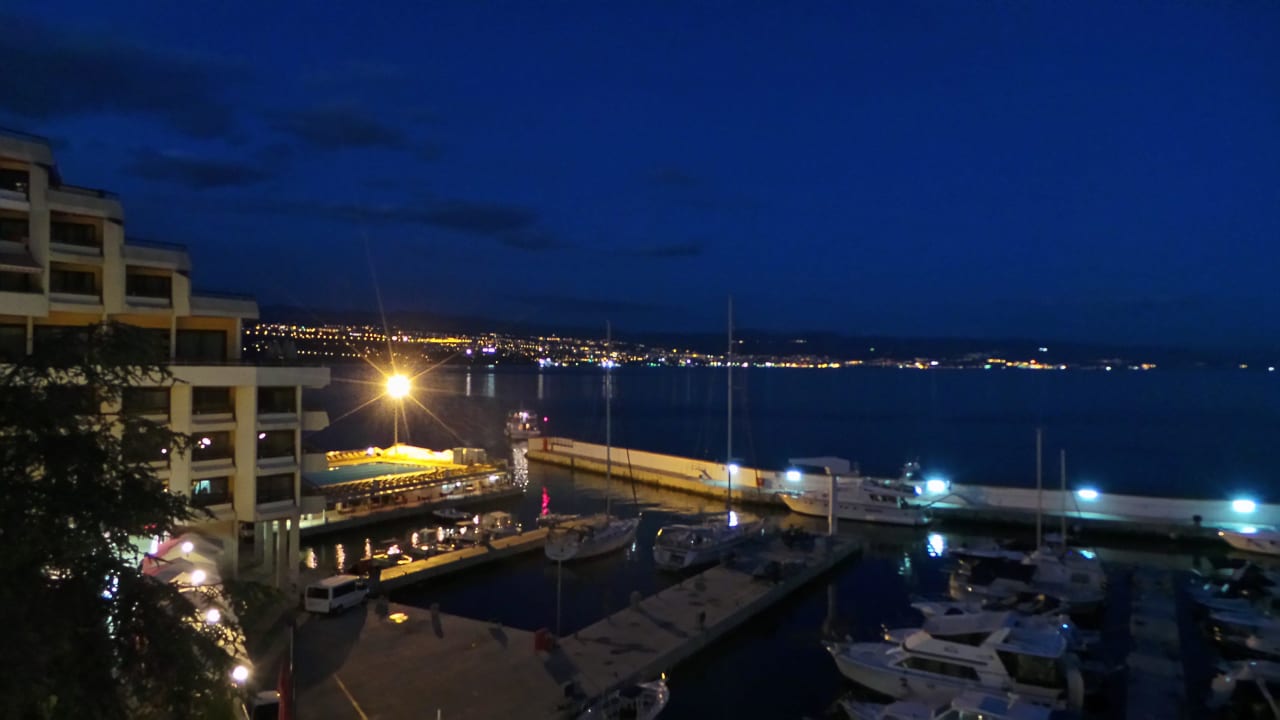 Abendlicher Ausblick von der Bar-Terrasse Hotel Admiral