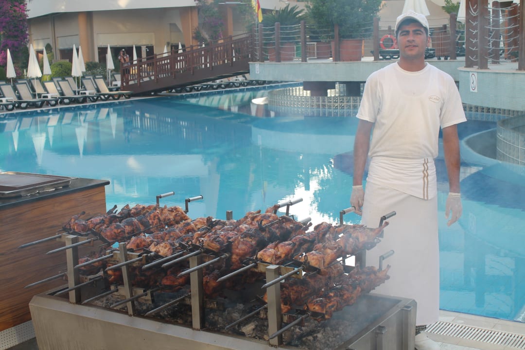 Jeden Abend wurde lecker gegrillt  Alaiye Resort & Spa