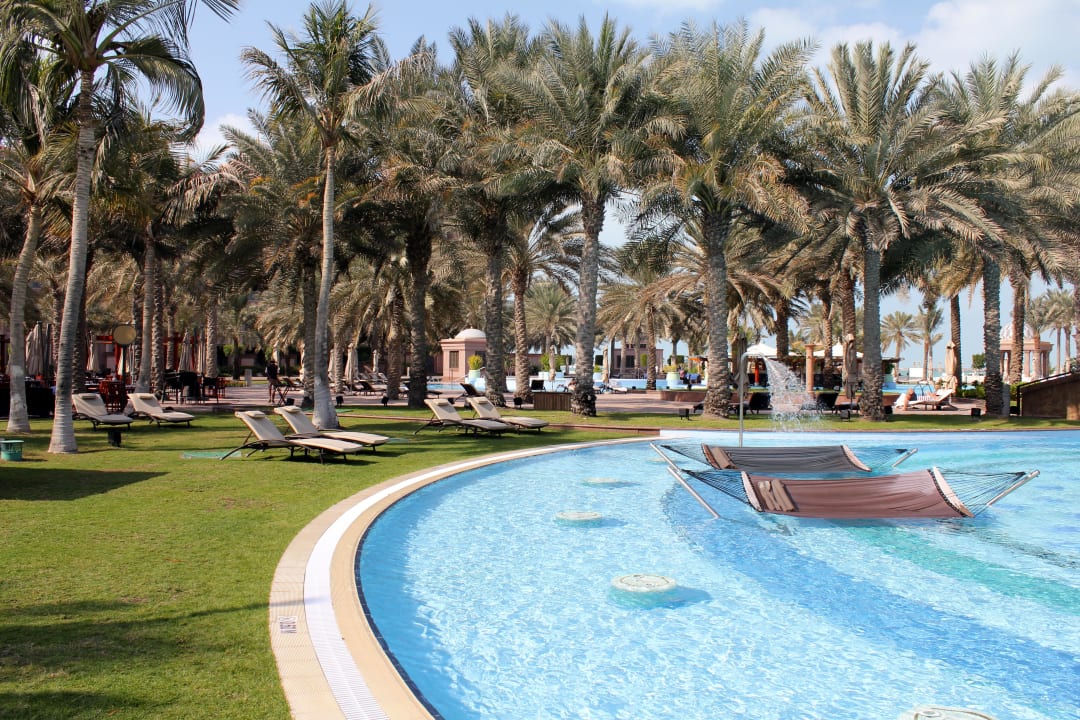 East Wing Pool Emirates Palace Mandarin Oriental
