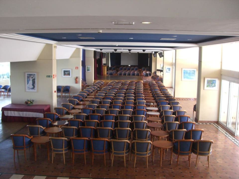 Showbühne Hotel Riu Oliva Beach Resort