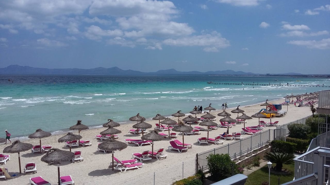 Blick vom Balkon auf die Bucht von Alcudia Apartamentos Mirada de Alcudia
