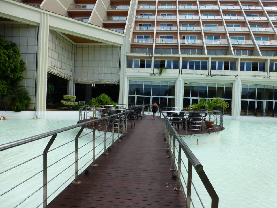 Übergang vom Pool zum Hotel Blau varadero - Adults only