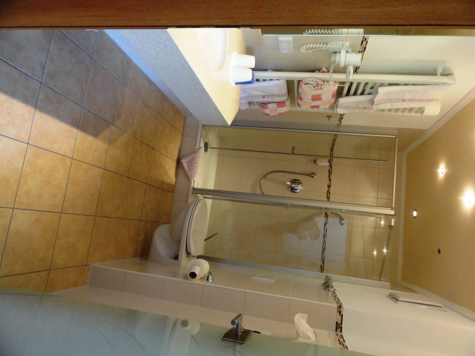 Großzügiges Bad/Dusche Hotel Alpenblick