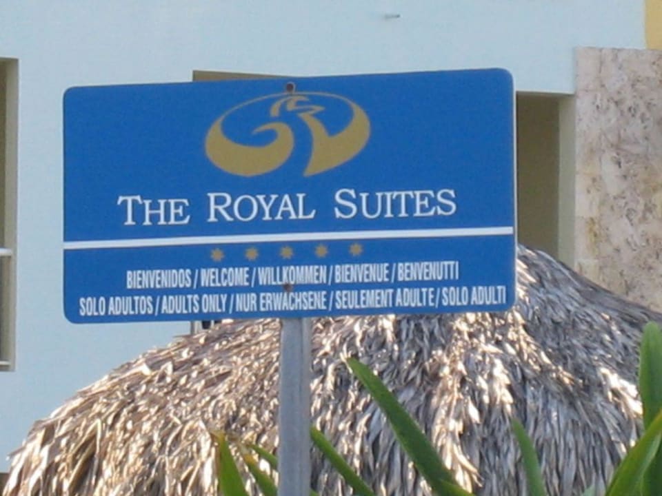 Schild vor den Royal Suites Hotel Grand Palladium Palace Resort, Spa & Casino