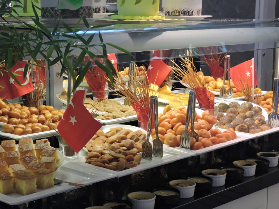 Süßspeisen Well Palace Side