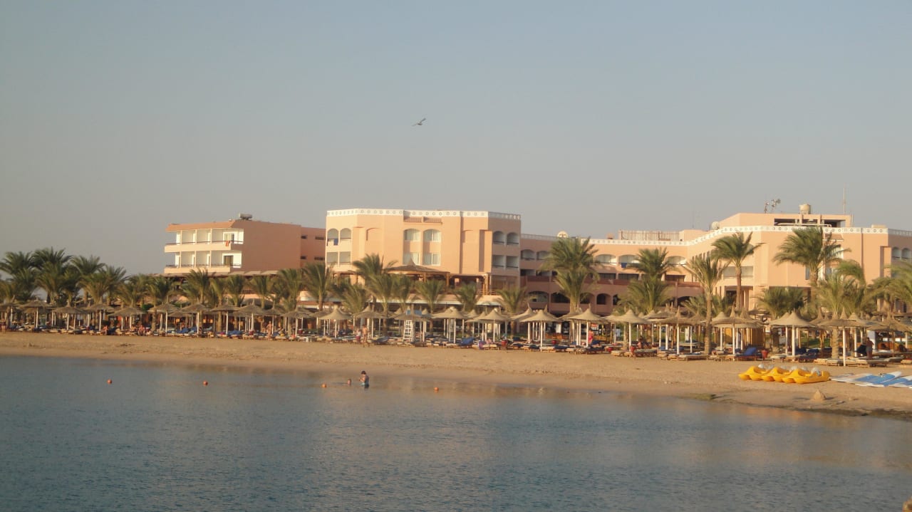 Раннее утро. Beach Albatros Resort