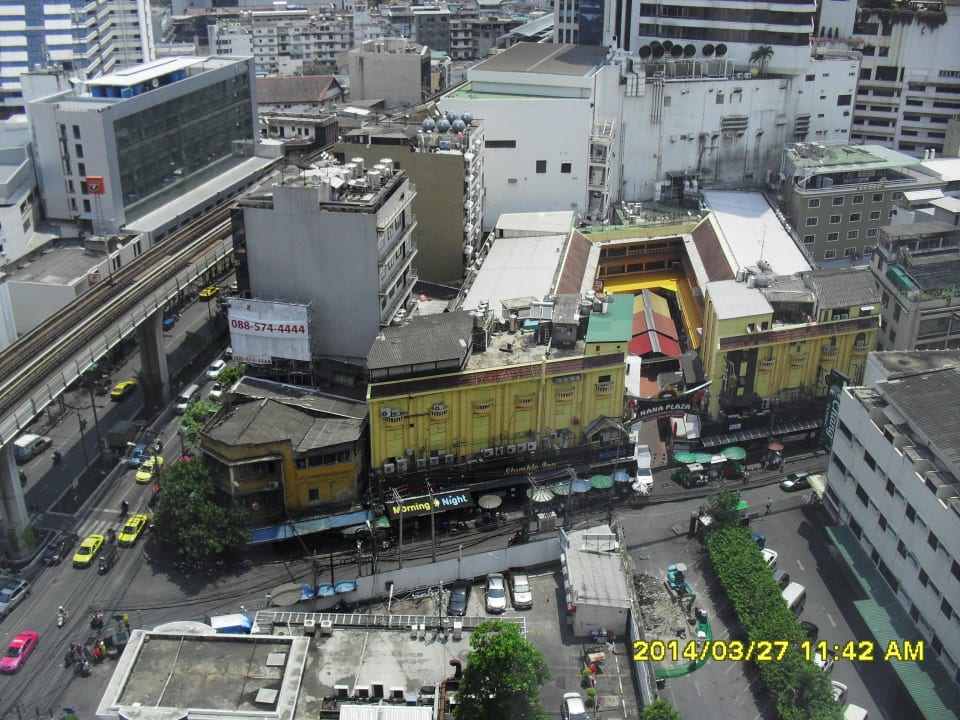 Blick auf die Sukhumvit Road JW Marriott Hotel Bangkok