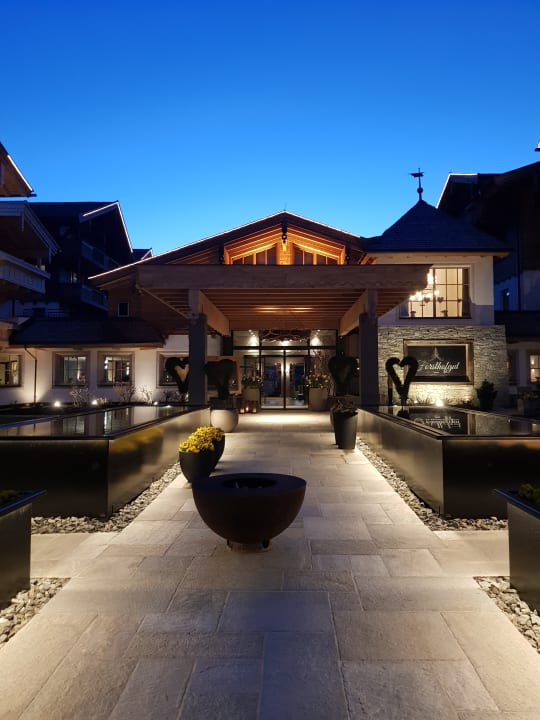 Außenansicht Naturhotel Forsthofgut