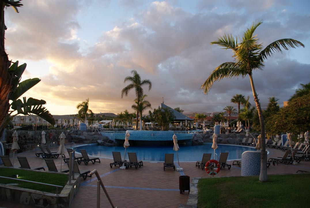 Pool H10 Playa Meloneras Horizons Collection