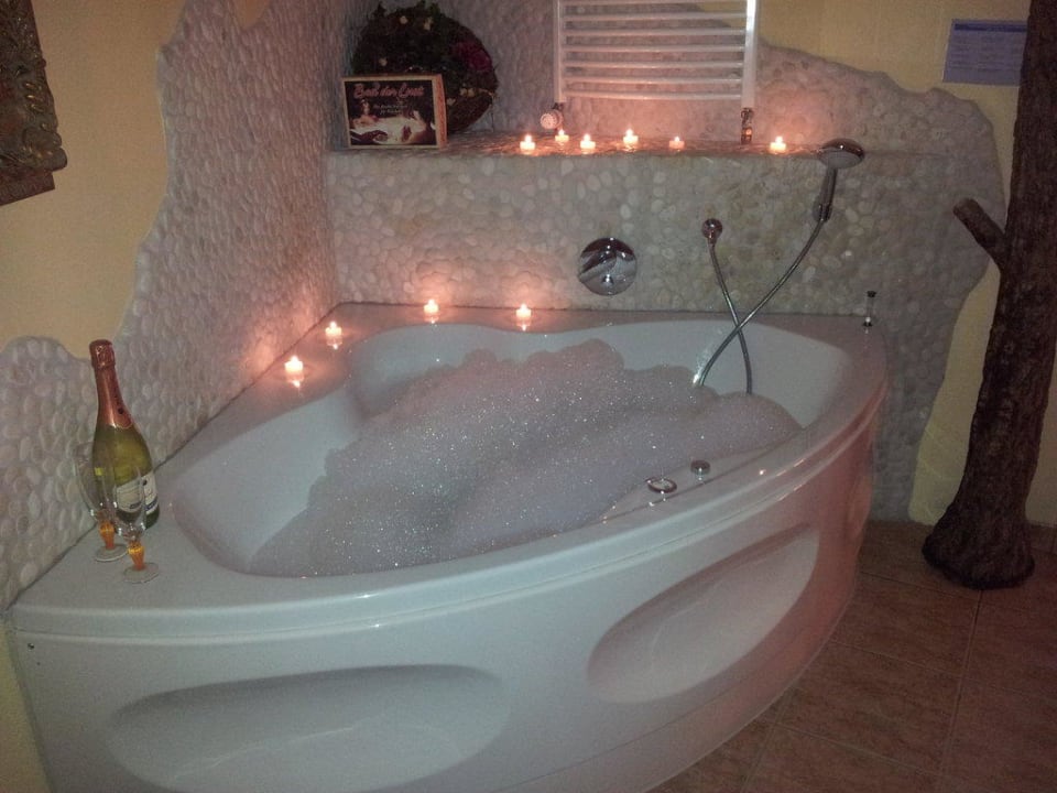 Die Whirlwanne im Zimmer Märchenhotel