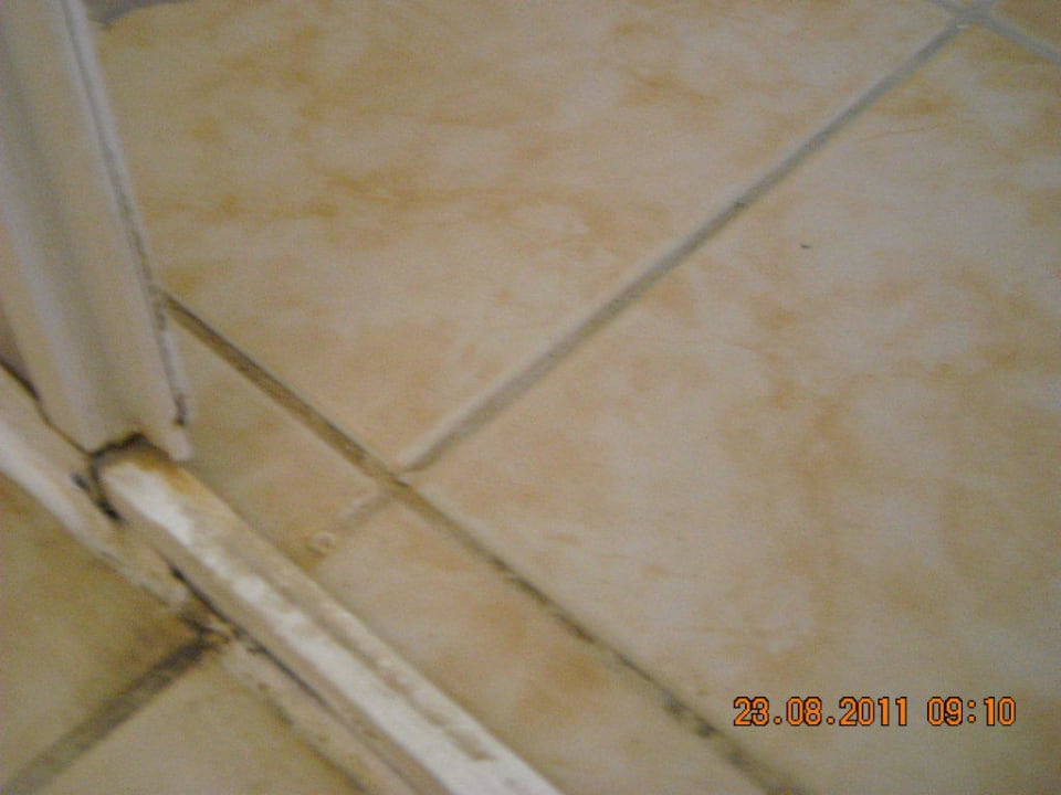 Eintritt in die Duschkabine Hotel Kleopatra Alis