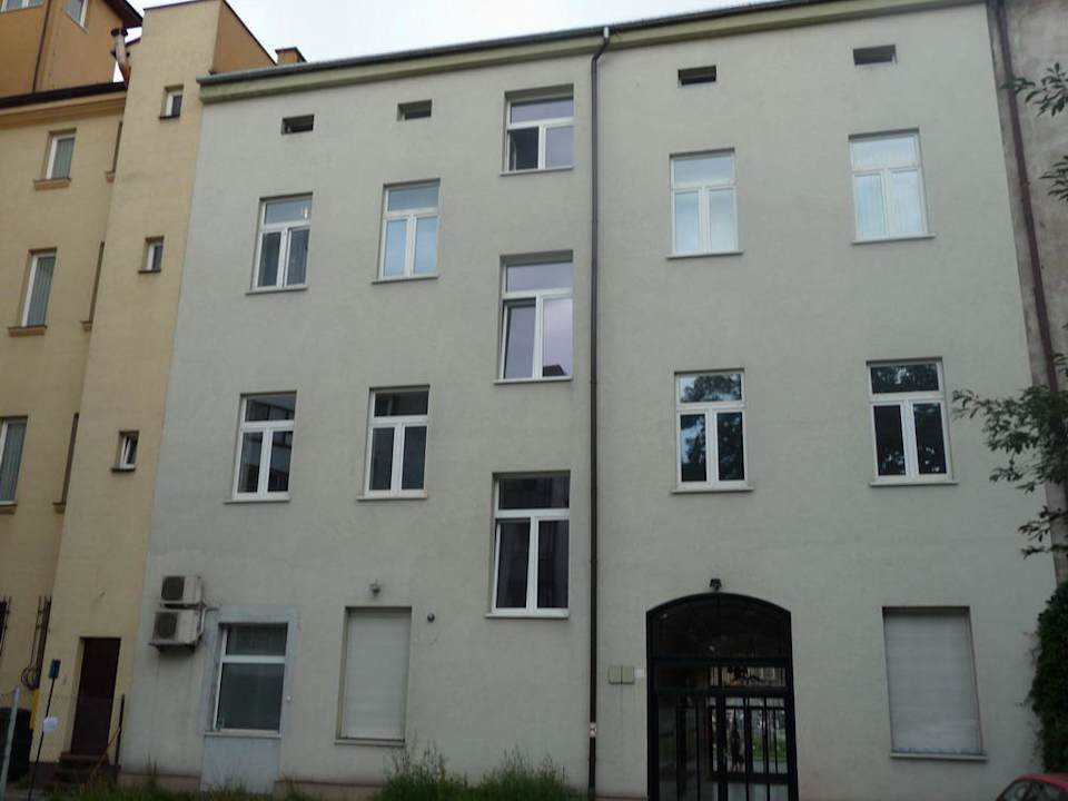 Das Hotel vom Parkplatz aus gesehen Hotel Globus