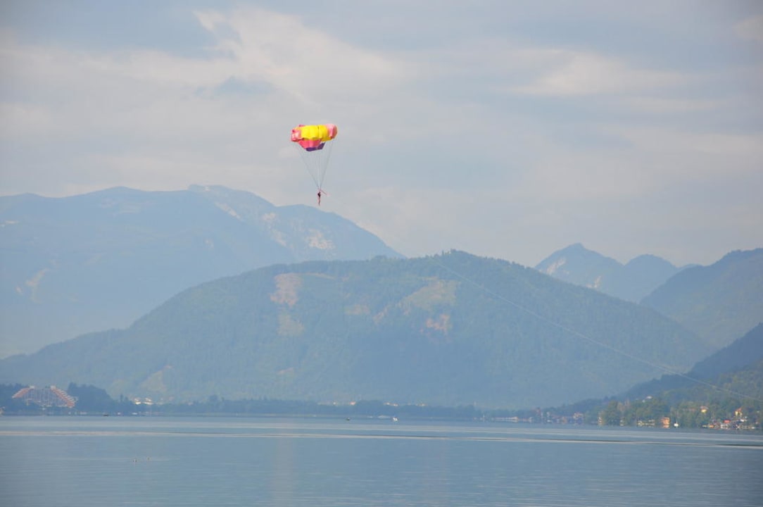 Fliegen über dem See Appartementhaus Karantanien