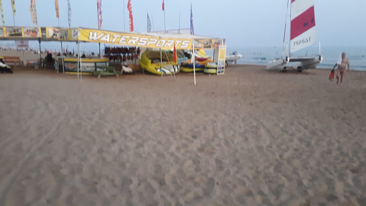 Strand Royal Taj Mahal Hotel