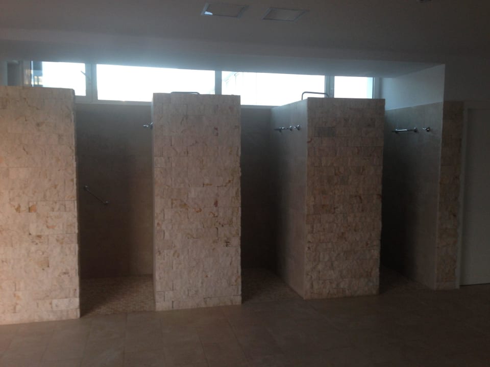 Duschen im Saunabereich allsun App.-Hotel Esquinzo Beach