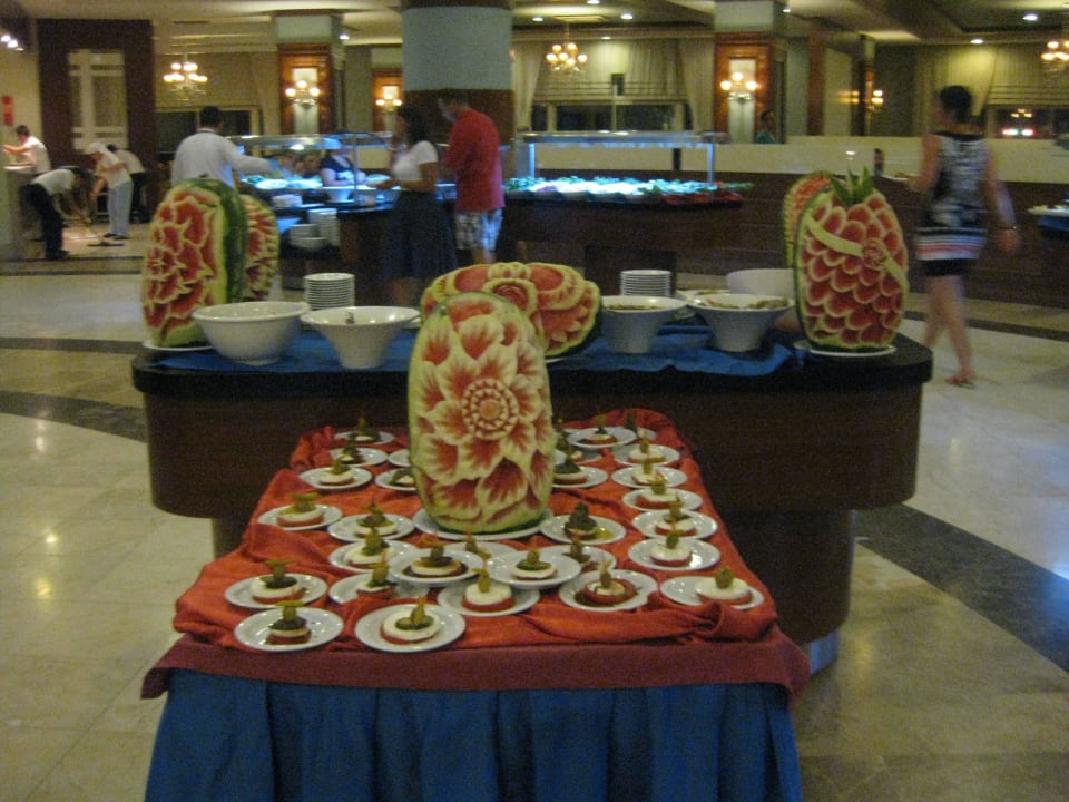 Dekoration am Buffet Seaden Sea World Resort & Spa