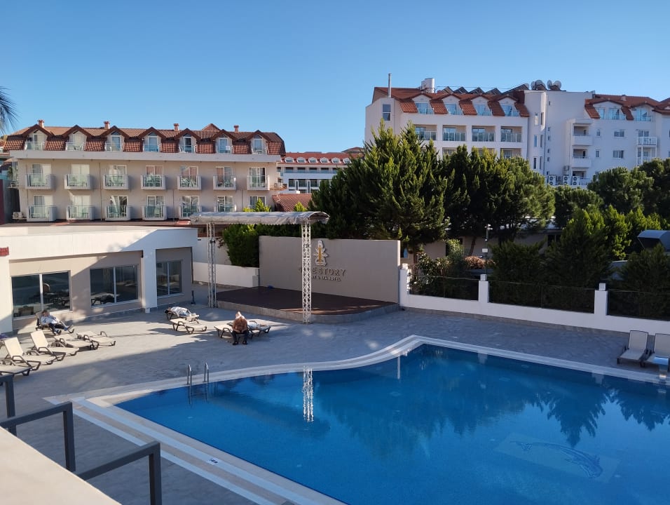 Pool Side Story Resort & Spa